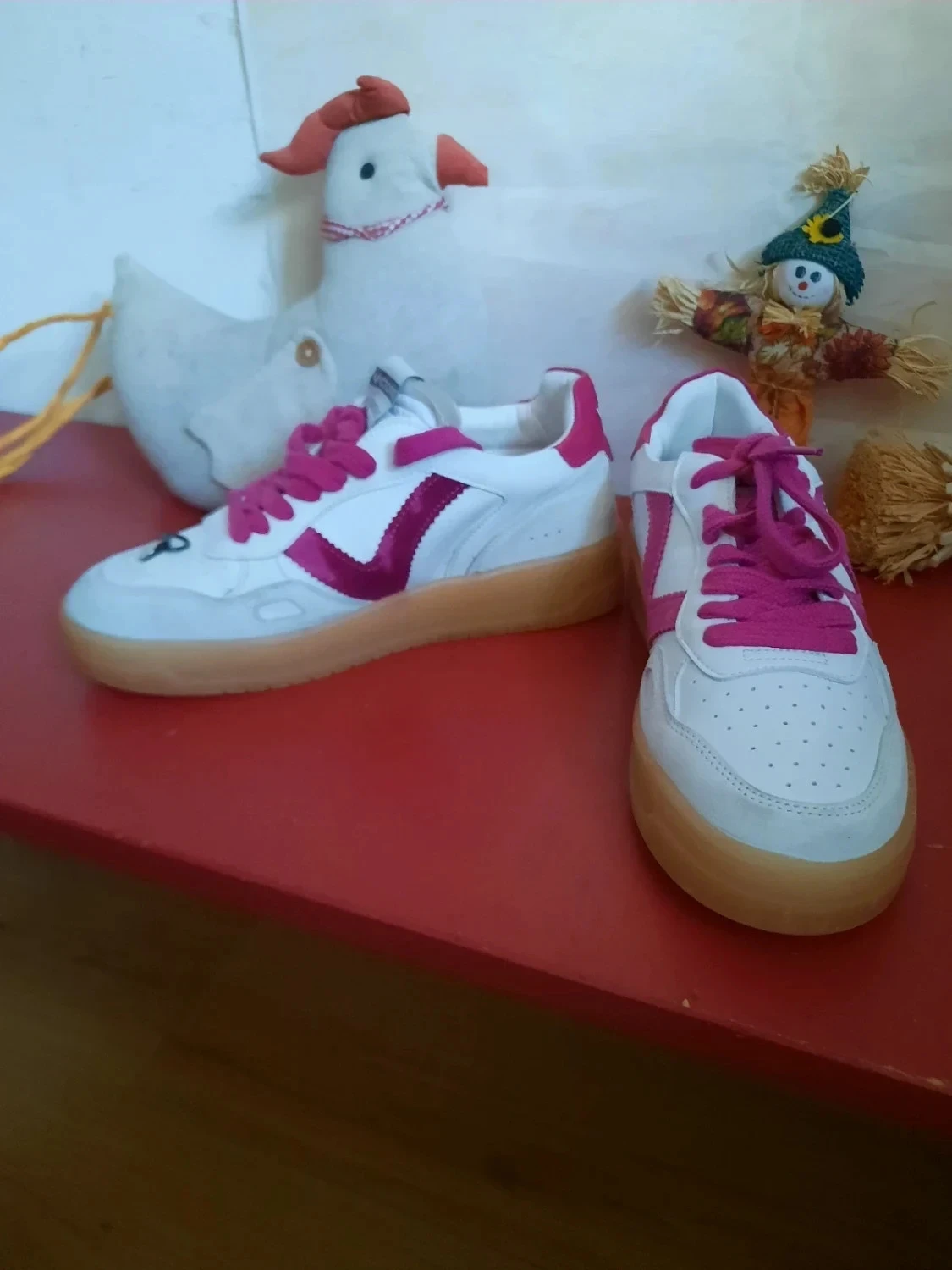 Leather and faux leather sneakers, women's size 37. Victoria. – photo 2